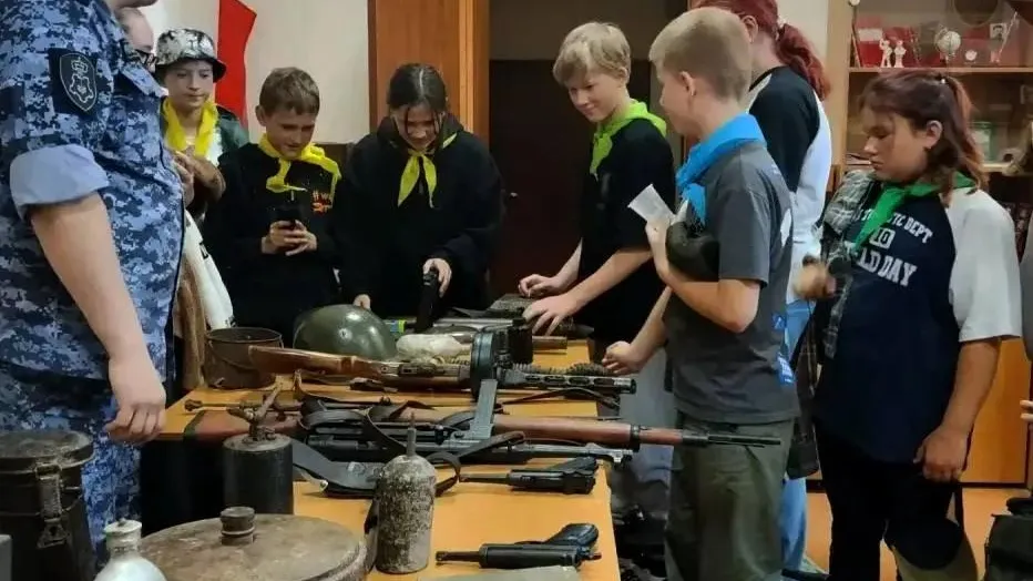 Росгвардеец провел урок мужества для школьников в Рузе