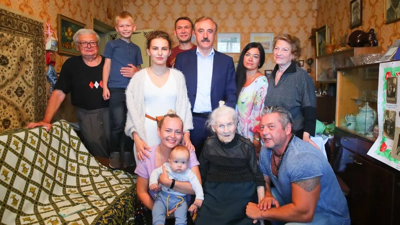 Ружицкий поздравил жительницу Люберец со 100‑летием
