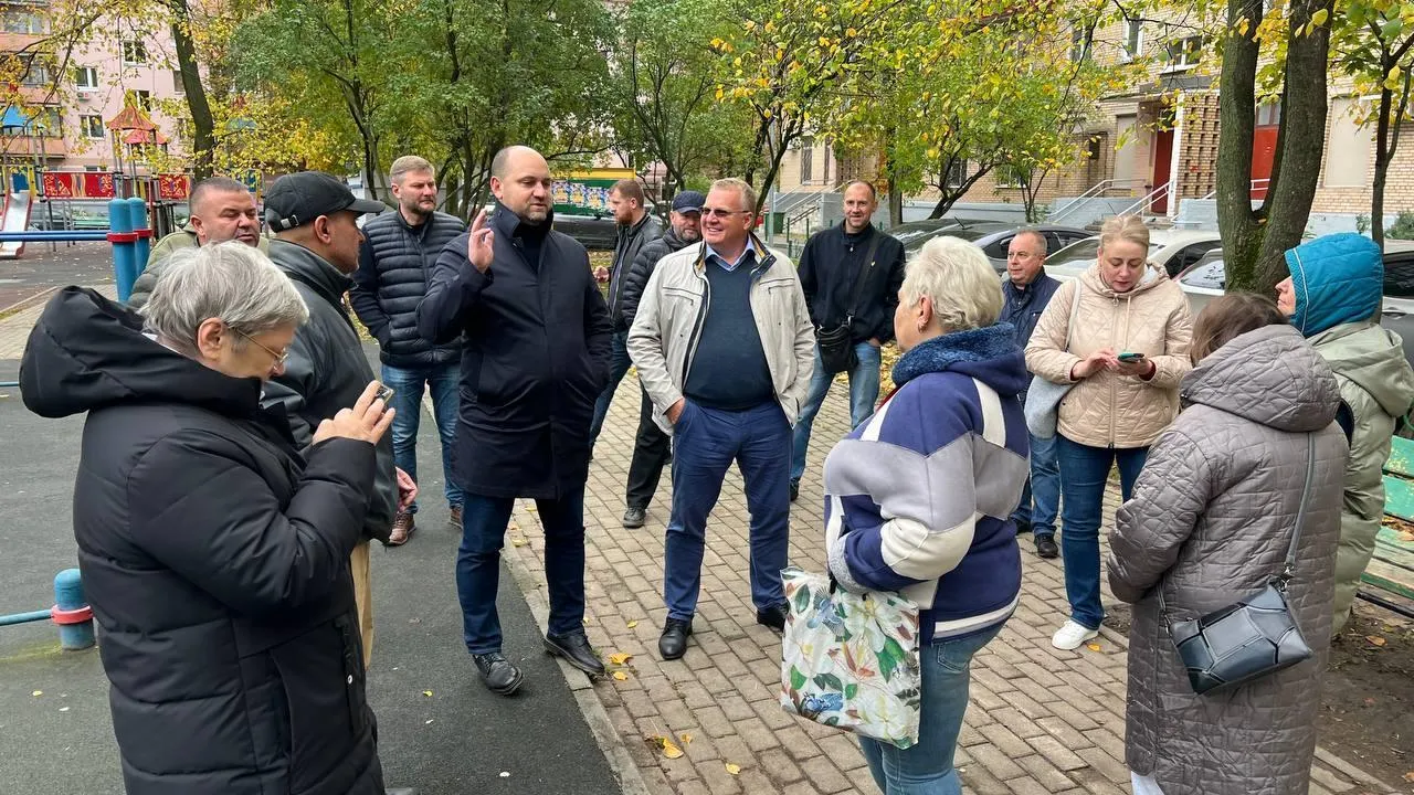 Замглавы Балашихи провел обход центральной части города вместе с жителями