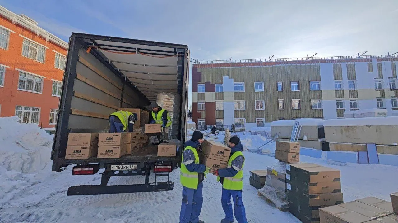 В Мещерском начался монтаж фасада нового корпуса психбольницы им Яковенко