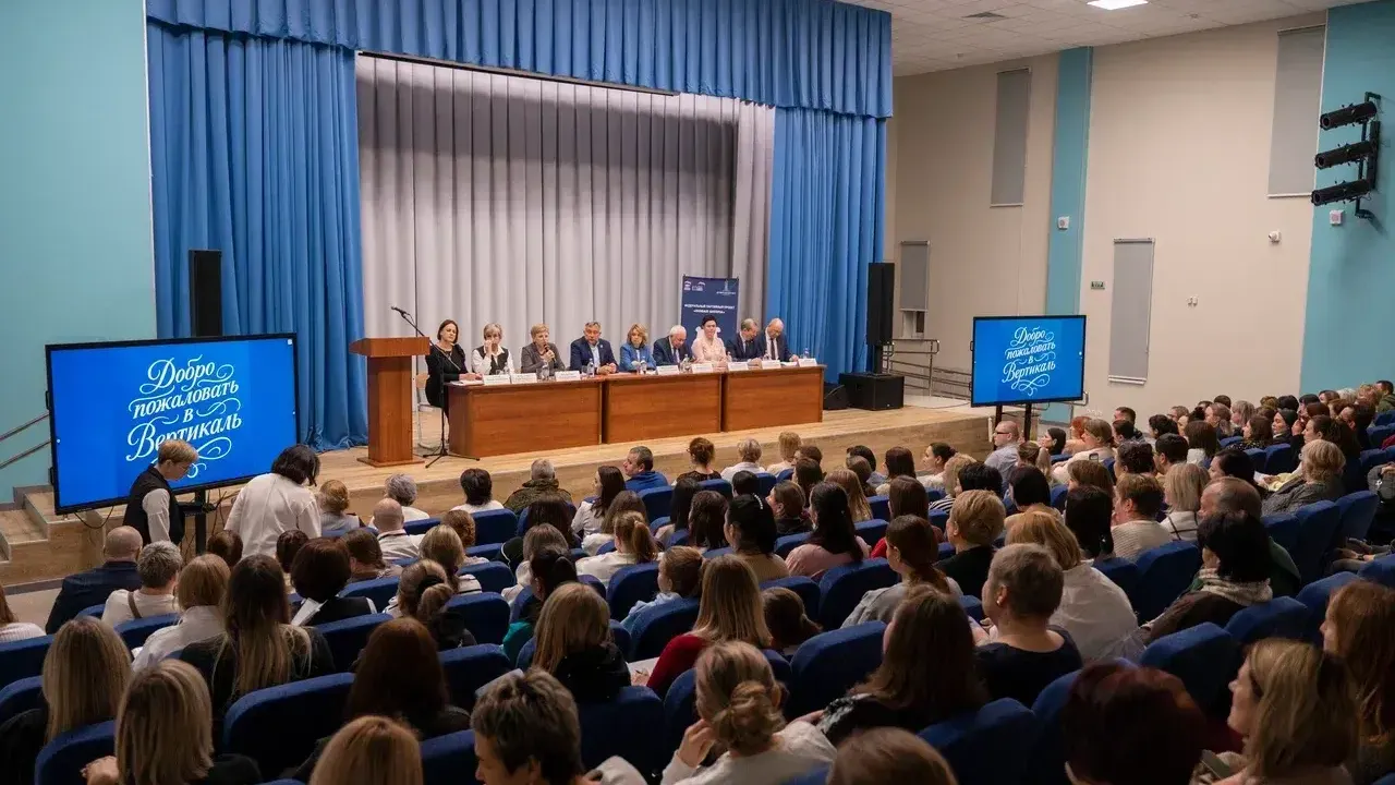 В Домодедово обсудили работу школы «Вертикаль» и подвоз детей на родительском собрании