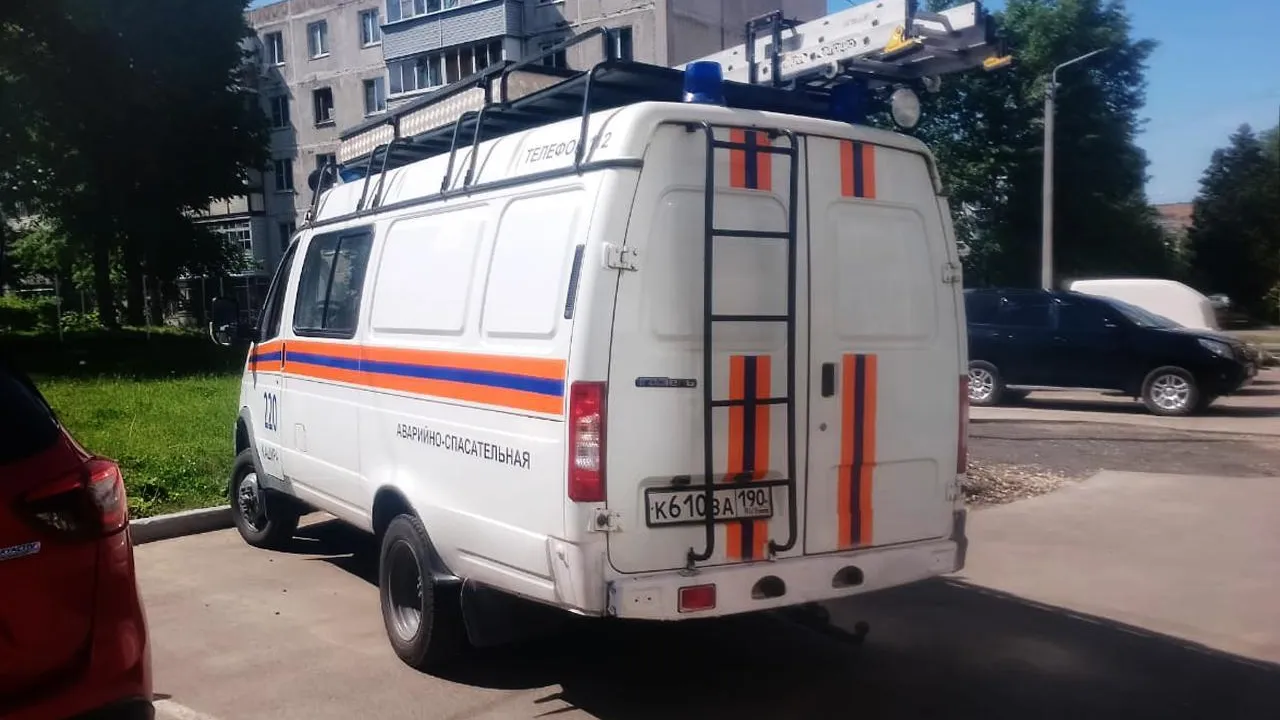 Спасатели «Мособлпожспаса» помогли медикам перевезти мужчину с кровотечением