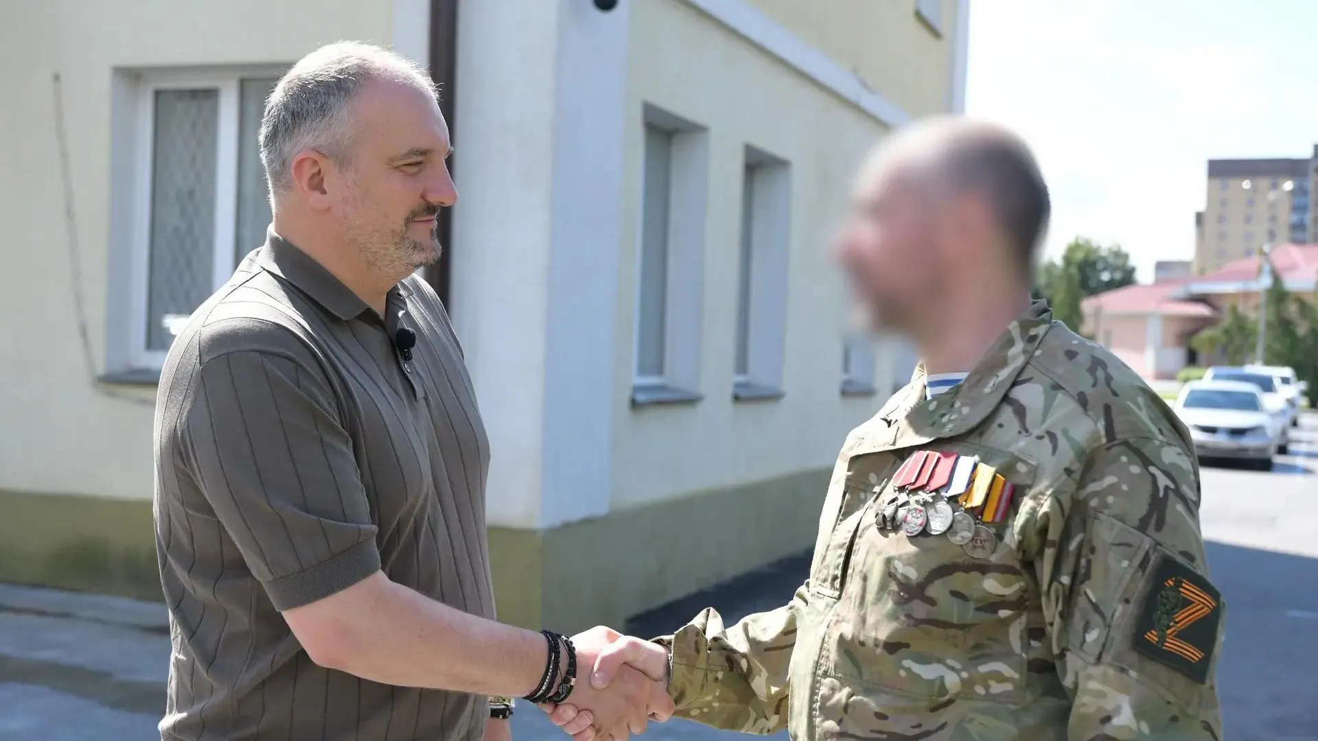 В Дмитровском округе передали бойцу СВО дрон «Мавик»