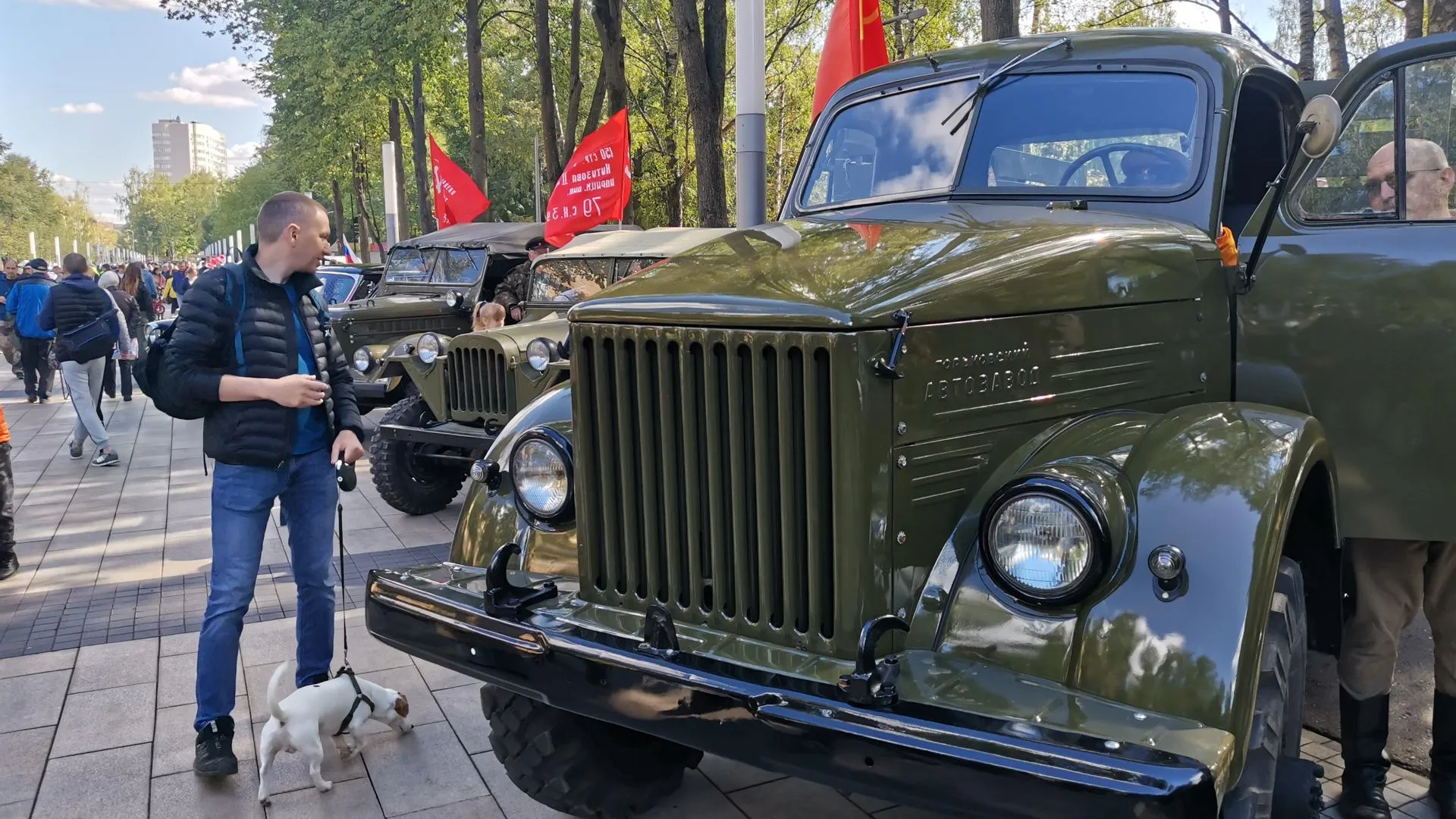 Почти 50 ретро‑автомобилей показали на выставке в Королеве