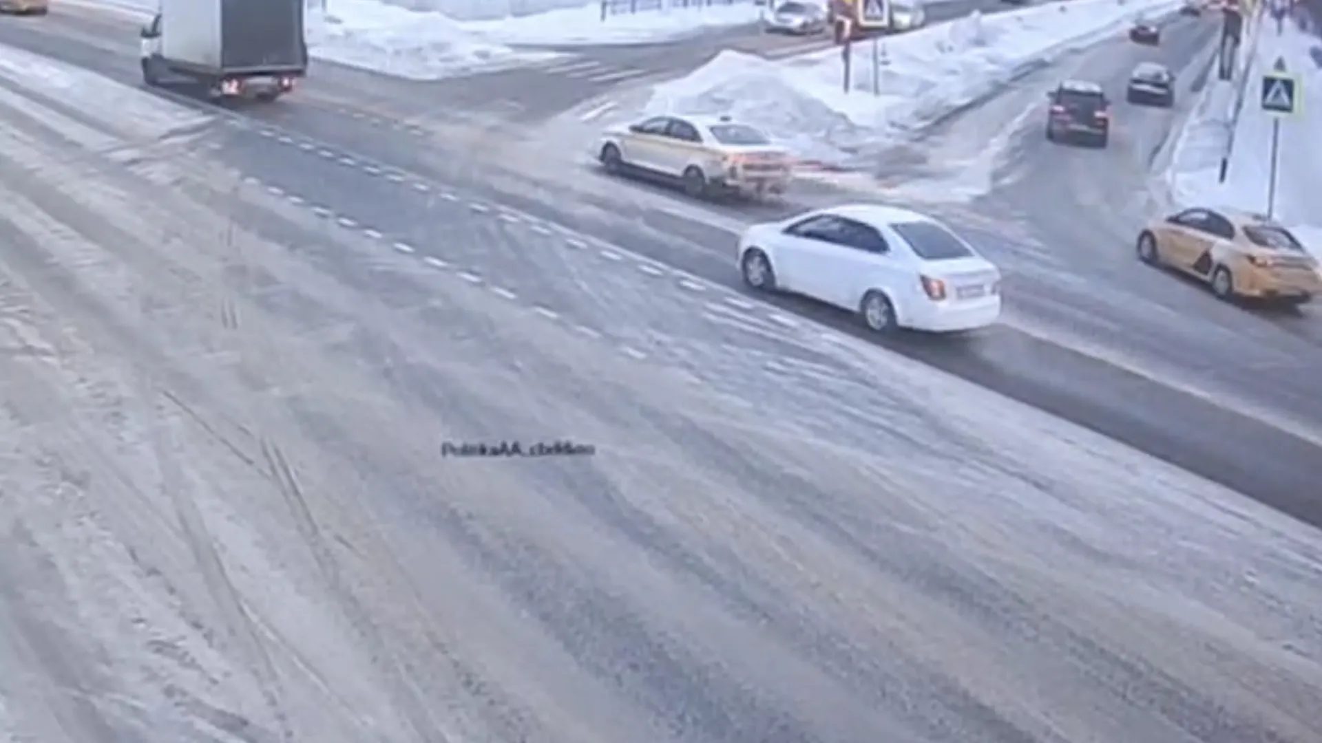 Загруженность дорог в Подмосковье утром 14 января достигла 5 баллов