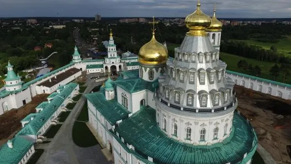 Пожилые жители Люберец посетили мужской монастырь