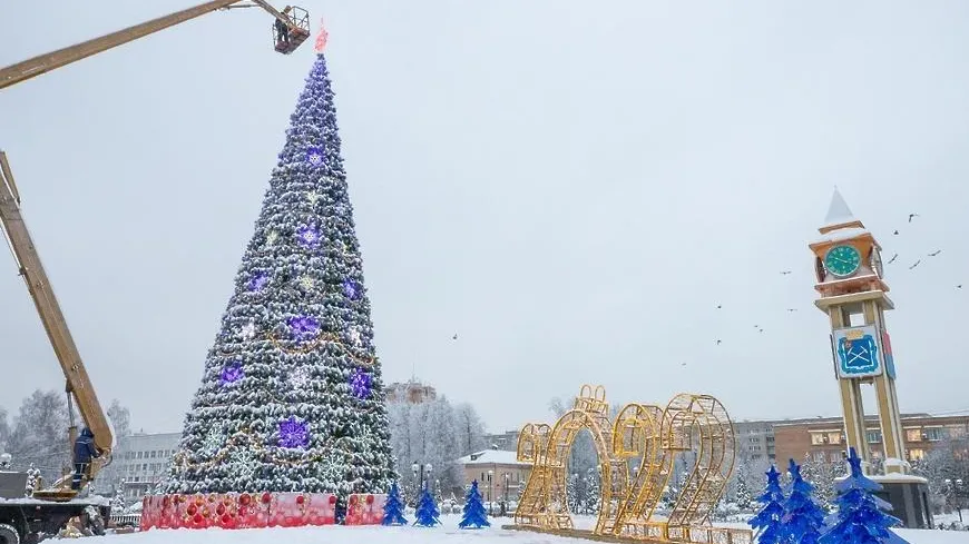 В Подольске нарядили главную новогоднюю елку