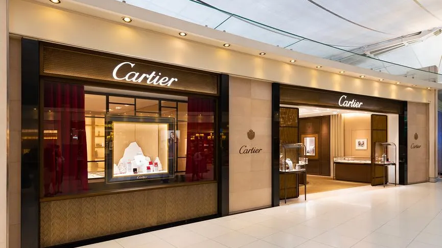 Магазин Cartier в Сеуле не продал россиянке дорогое кольцо из-за паспорта РФ