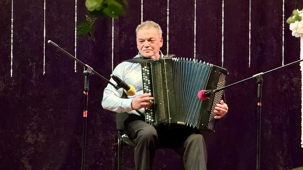 В Можайском округе отметили 60-летие баяниста Геннадия Артемова