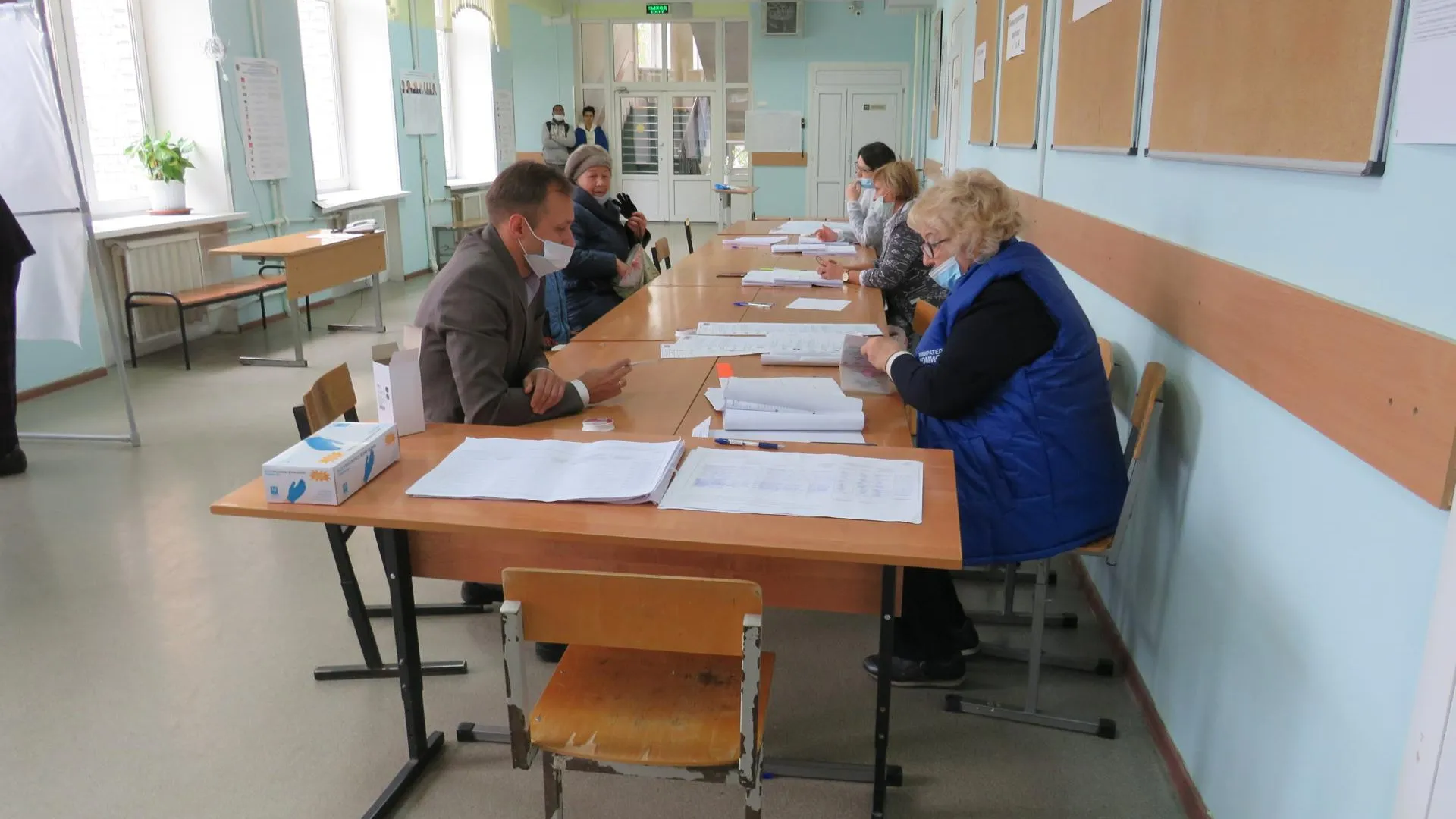 Депутат совета депутатов Мытищ проголосовал на выборах