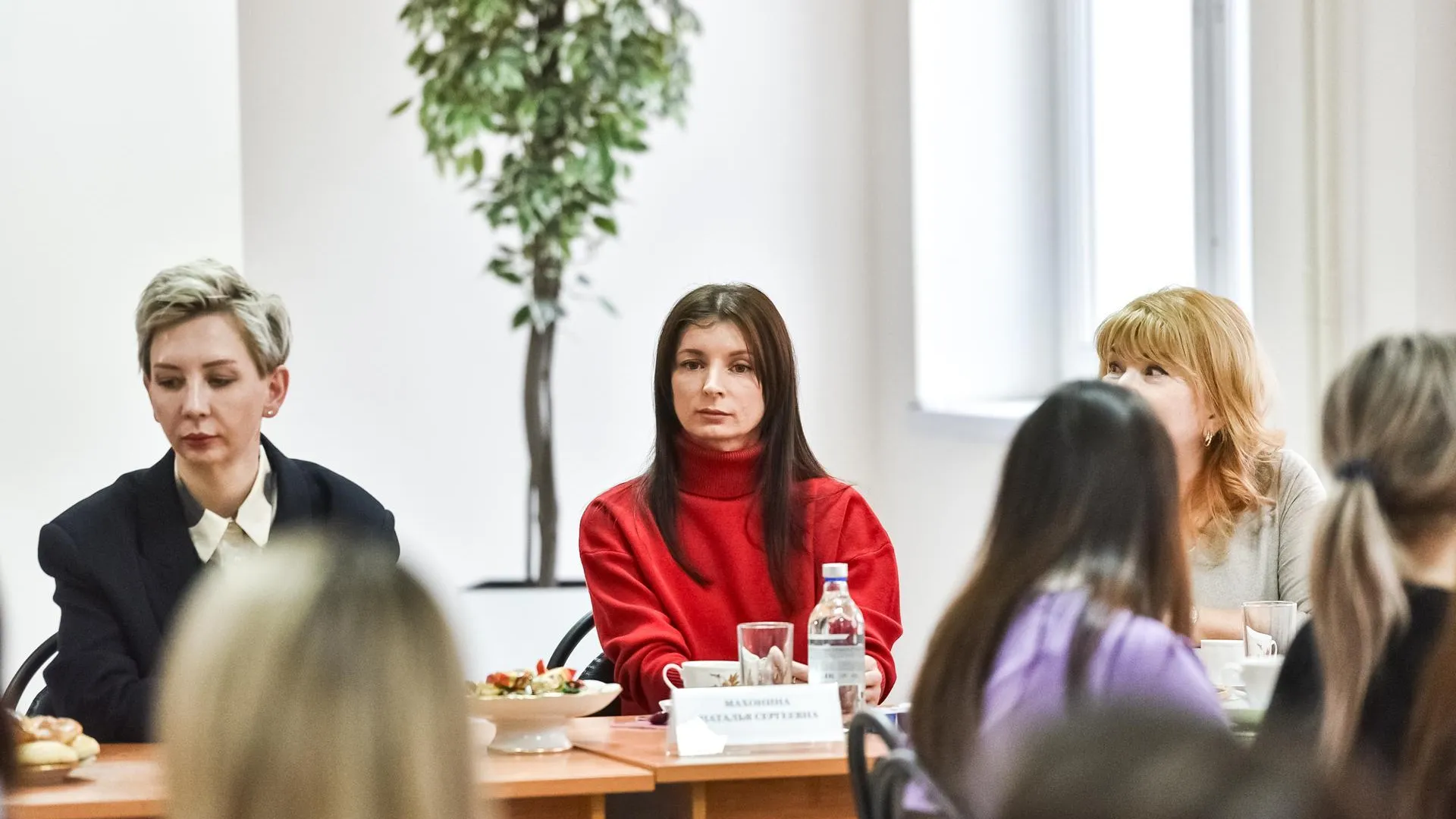 Детский омбудсмен Подмосковья встретилась с женами участников СВО в Балашихе