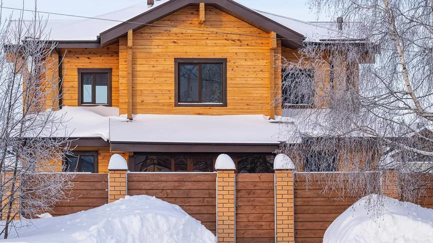 Цены на загородные дома и коттеджные поселки в России снижаются