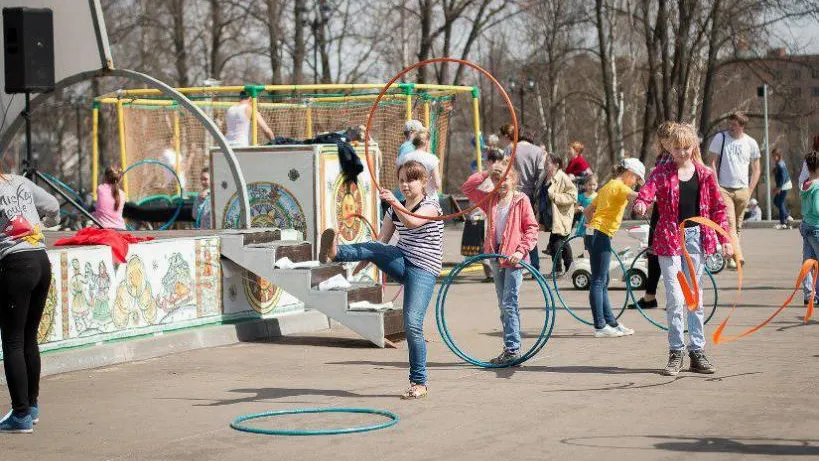 Костюмированные шествия, лазертаг и квесты пройдут в парках Подмосковья на Первомай