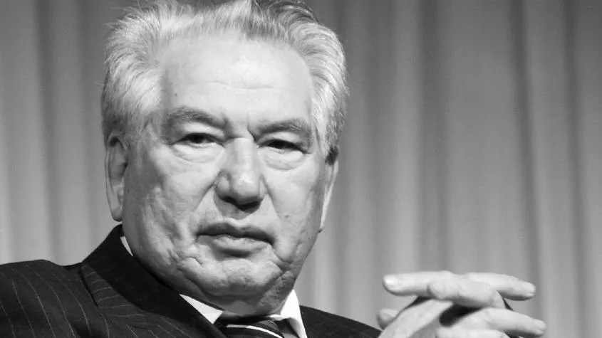 Памятник писателю Чингизу Айтматову откроют в Москве в пятницу