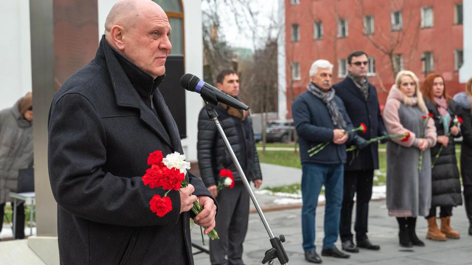Реутовчане почтили память воинов в День неизвестного солдата