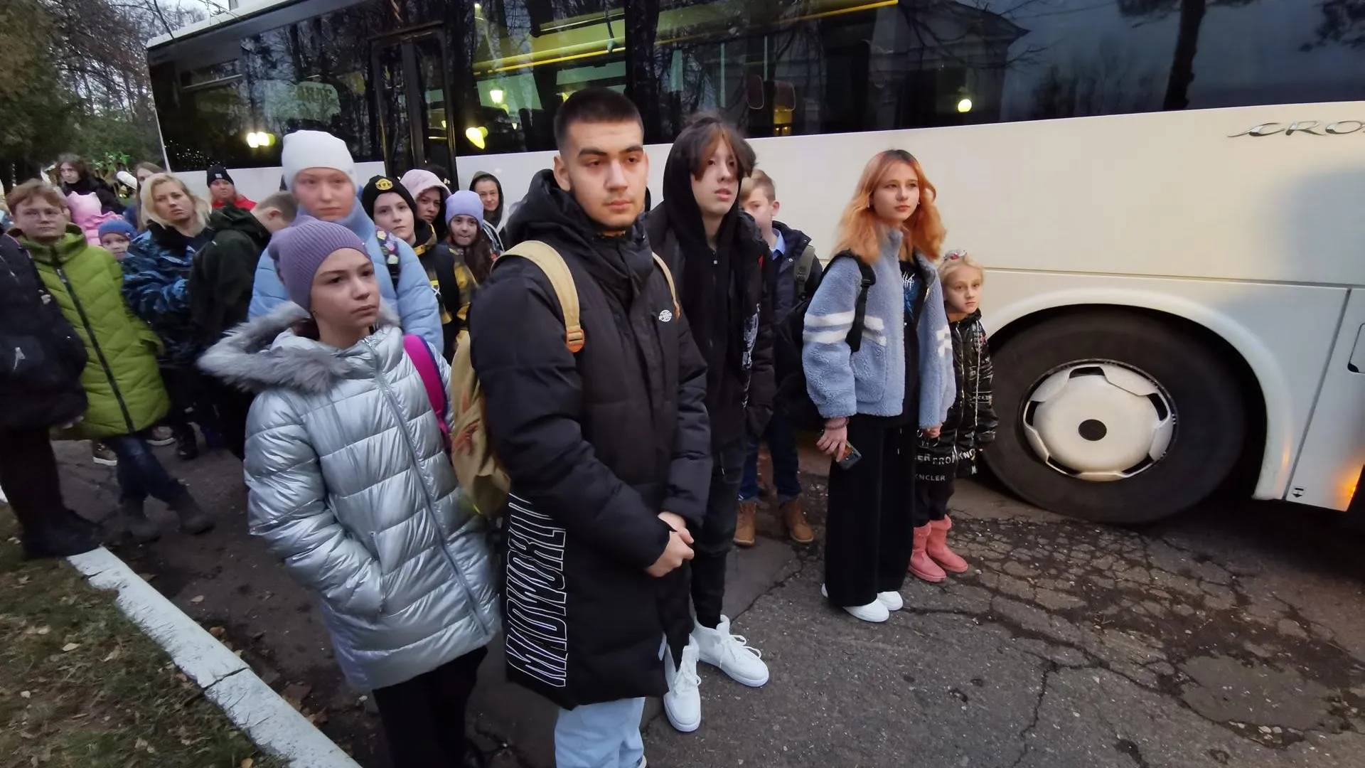 В Подольске автобус начал возить белгородских детей в школы округа