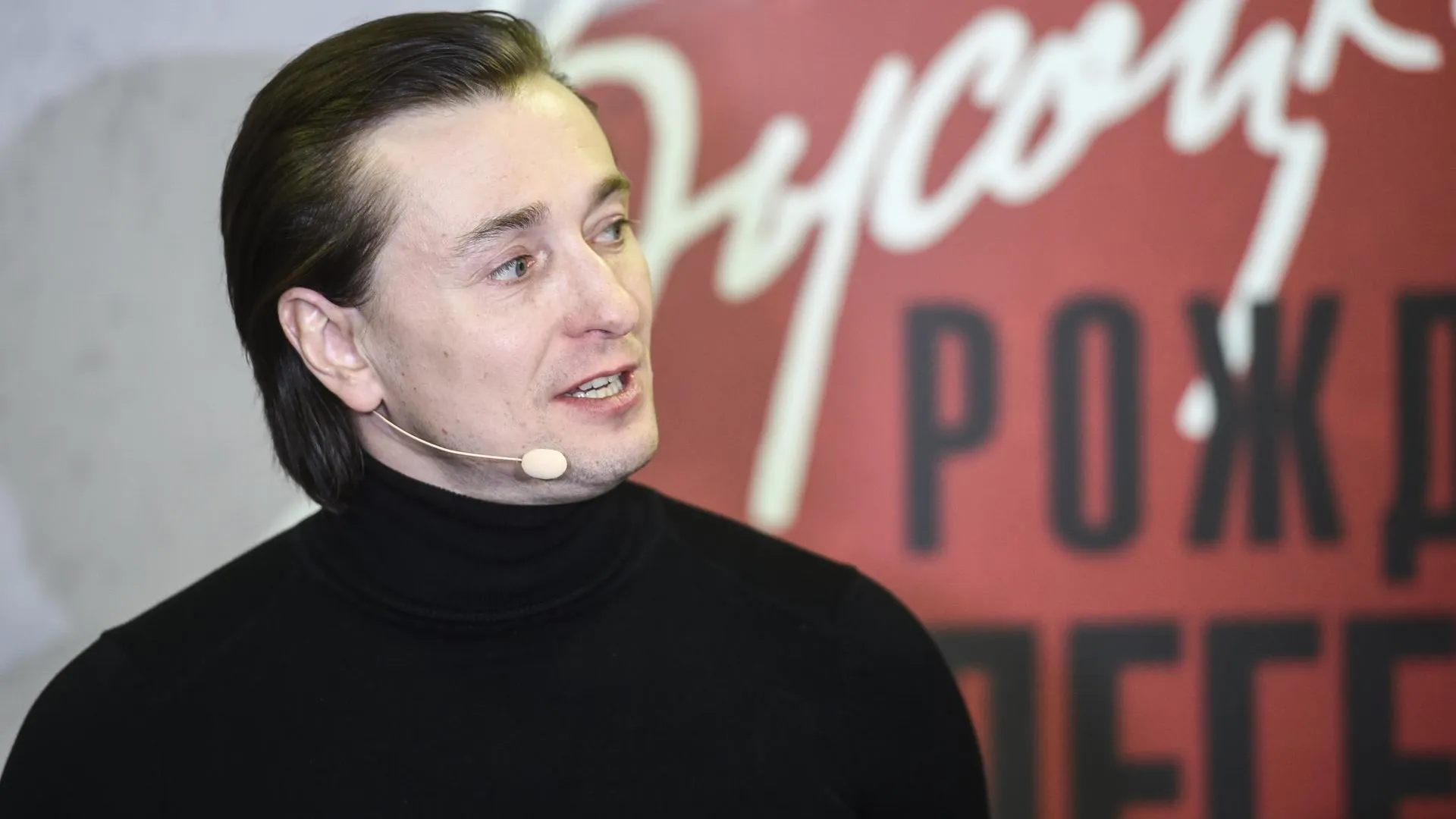 Сергей Безруков прочтет «Тотальный диктант» в одной из школ Подмосковья
