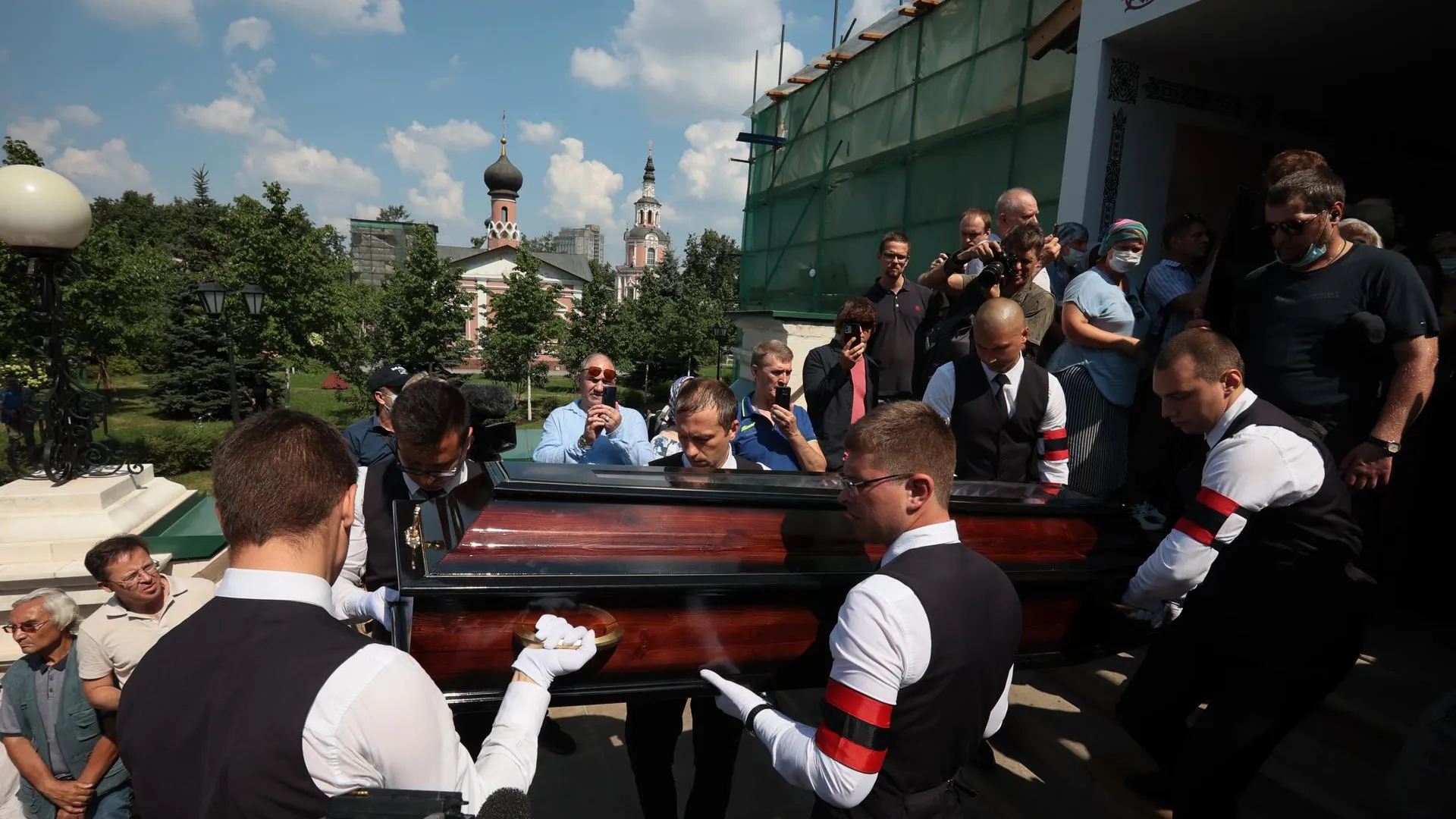 Актера и музыканта Петра Мамонова похоронили в Подмосковье