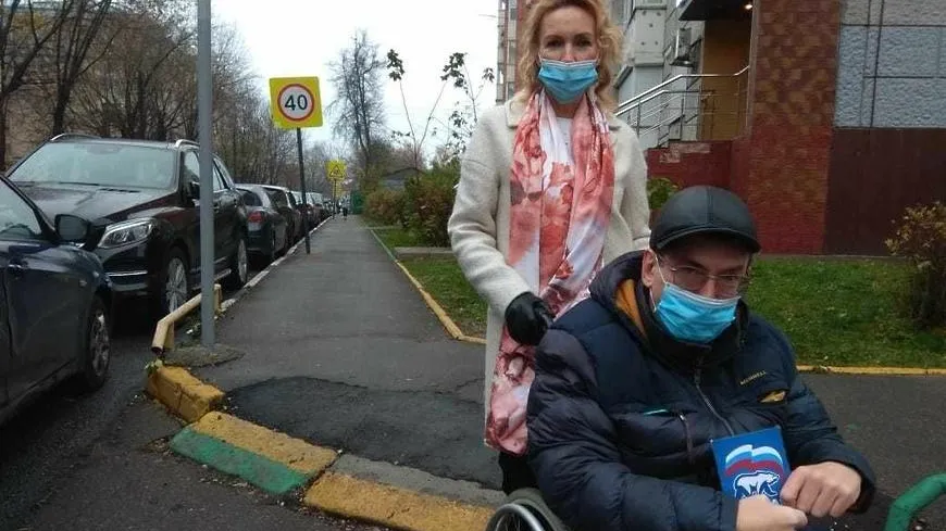 Депутат Подольска выявила нарекания в доступности одного из тротуаров для инвалидов