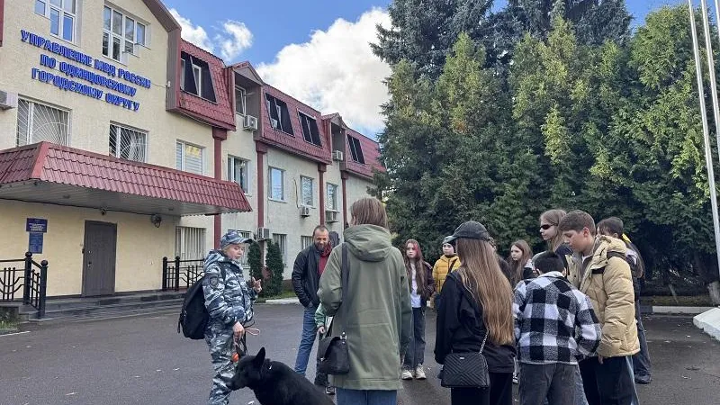 Полиция Одинцовского округа провела для школьников акцию «Один день с полицией»
