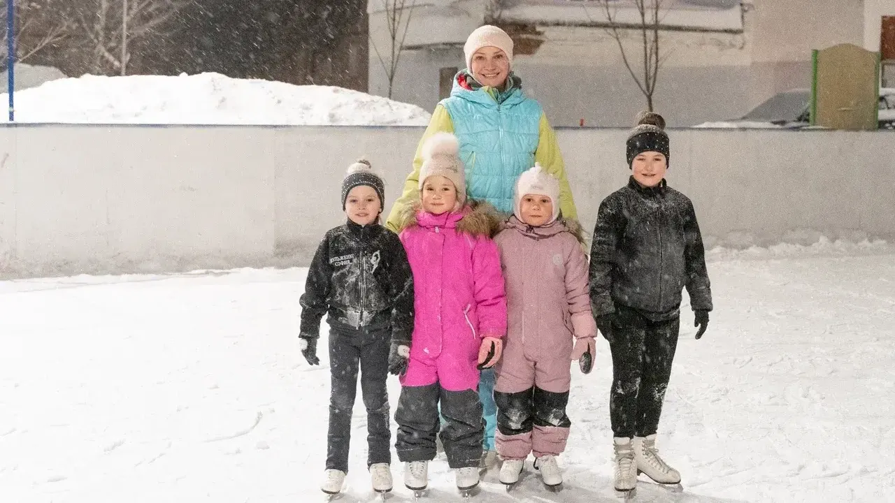 В Жуковском на улице Федотова провели мастер-класс по фигурному катанию