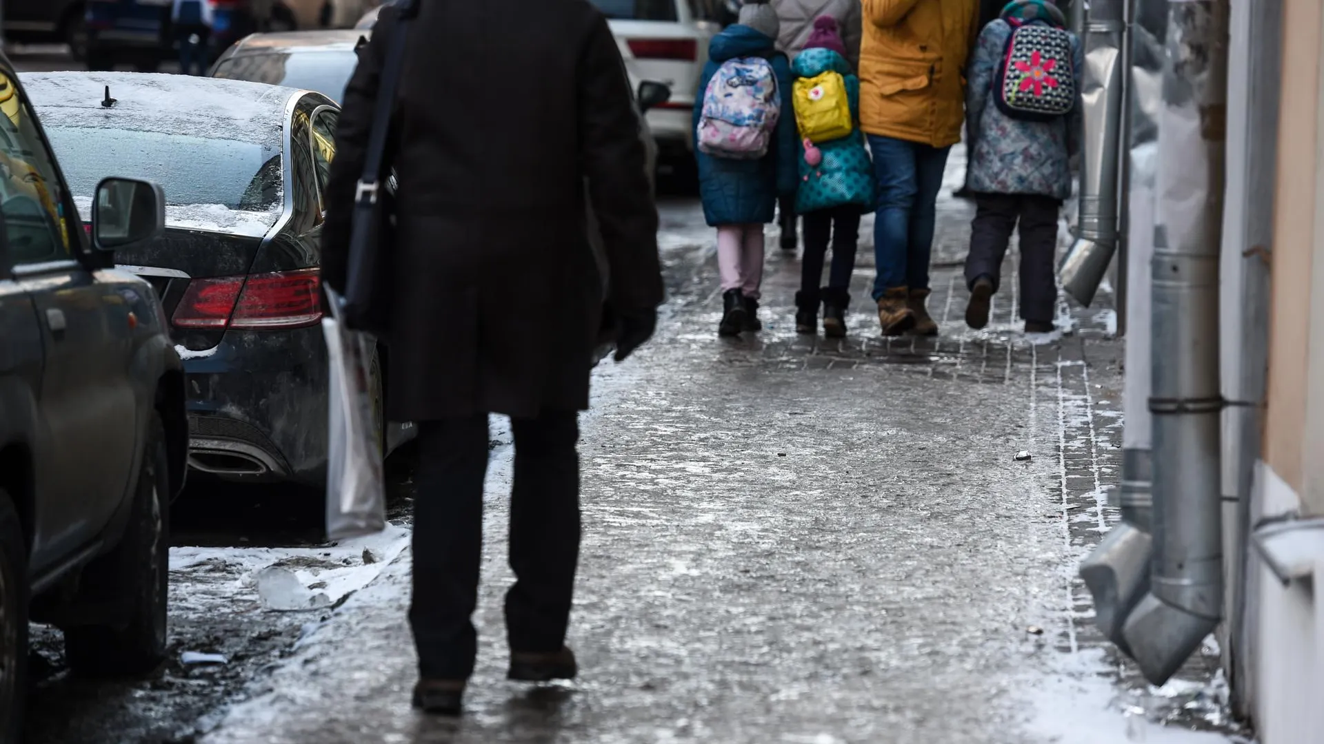 В Подмосковье готовы бороться с гололедицей на дорогах