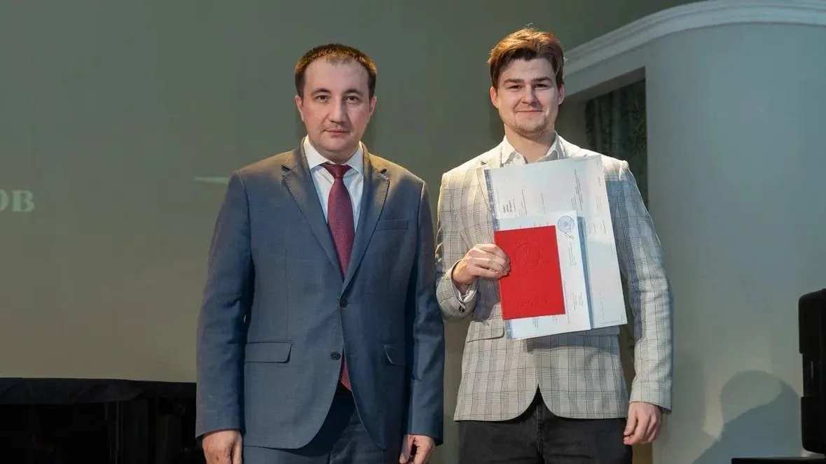 Глава Жуковского поздравил 35 выпускников филиала МАИ «Стрела»