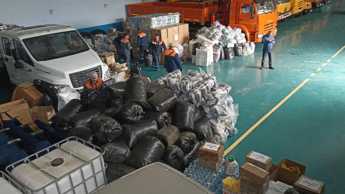 Из Московской области в Курск привезли продукты и оборудование