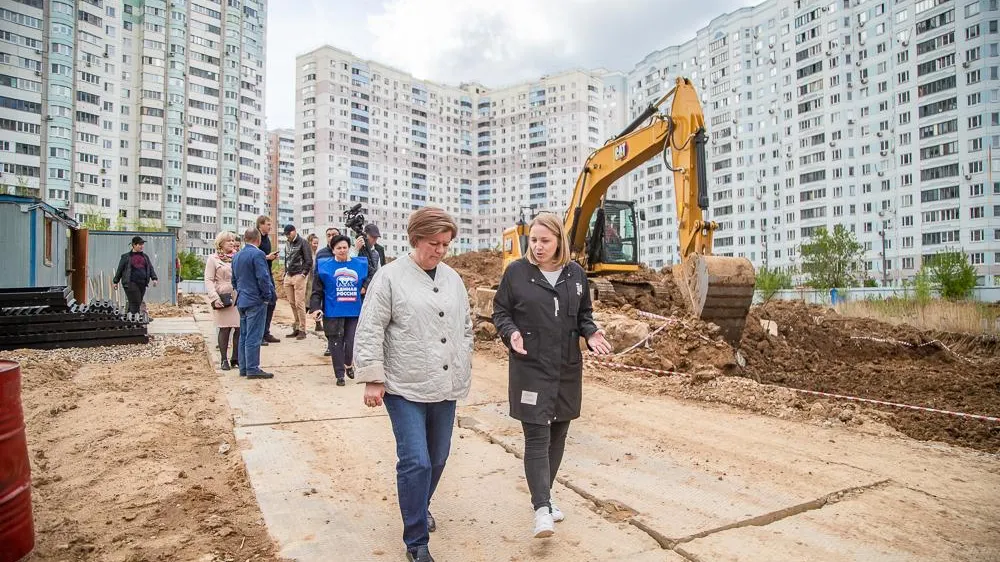Депутаты проверили ход строительства детсада в Новой Трехгорке Одинцовского округа