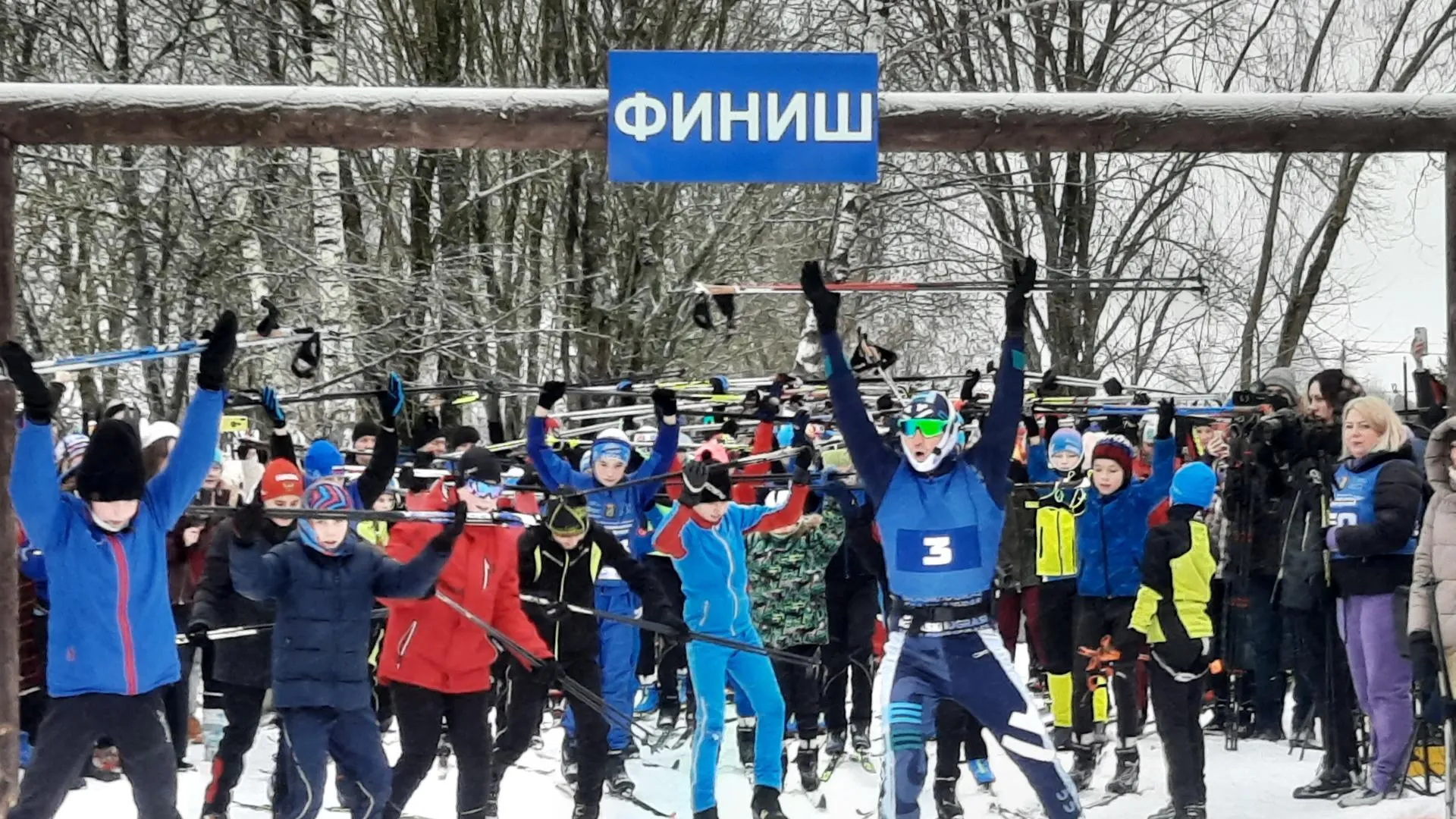 Масштабная лыжная гонка для любителей и профессионалов прошла в Подмосковье