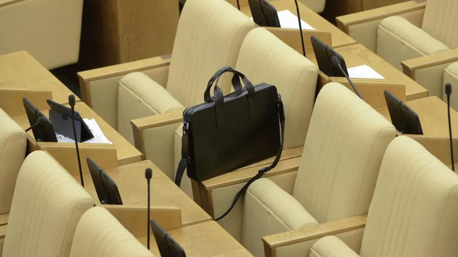 Эксперт рассказал, какие госслужащие могут попасть под сокращение в 2025 году