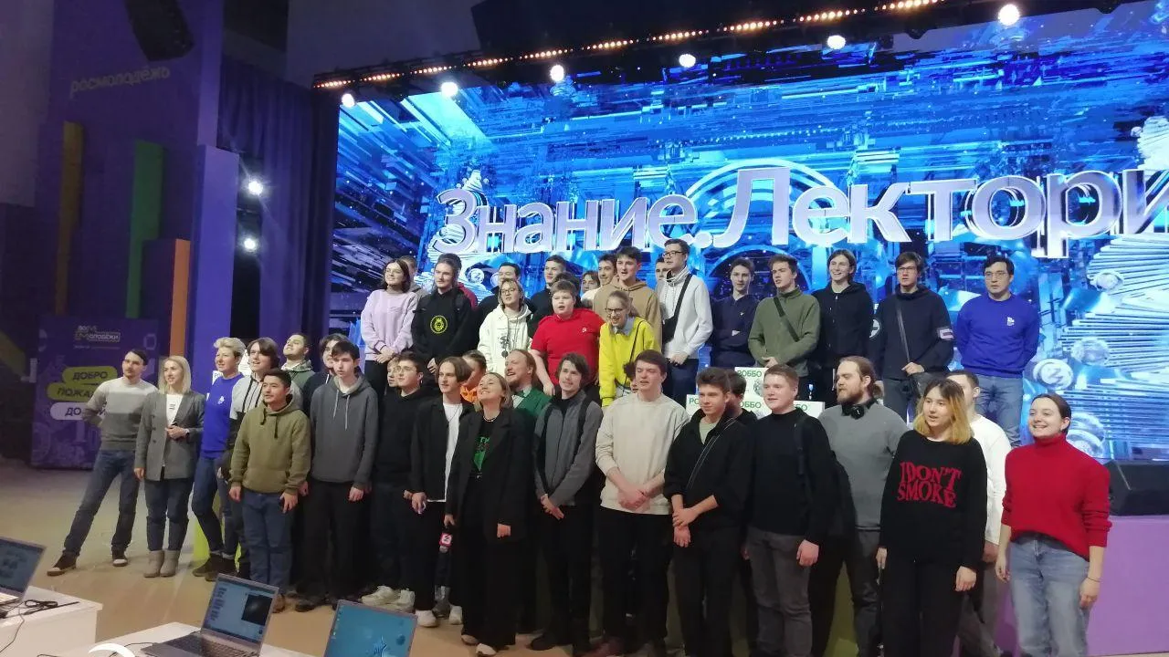 Студенты‑робототехники их колледжа Реутова организовали мастер‑классы на ВДНХ