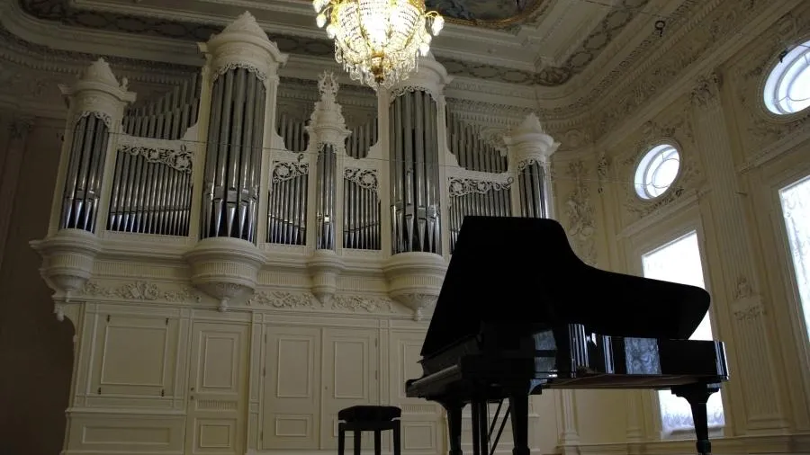 Китайская пианистка Хань Ваньюй окончит школу при консерватории в Петербурге