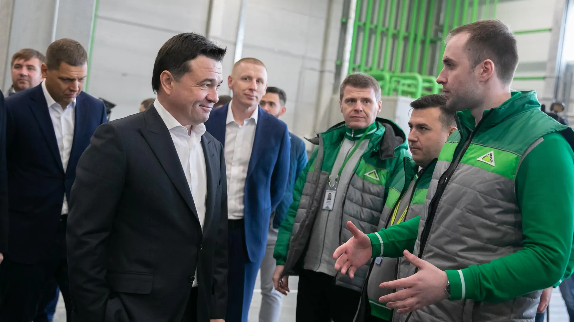 Воробьев проверил готовность крупнейшего в РФ распредцентра «Леруа Мерлен» к открытию