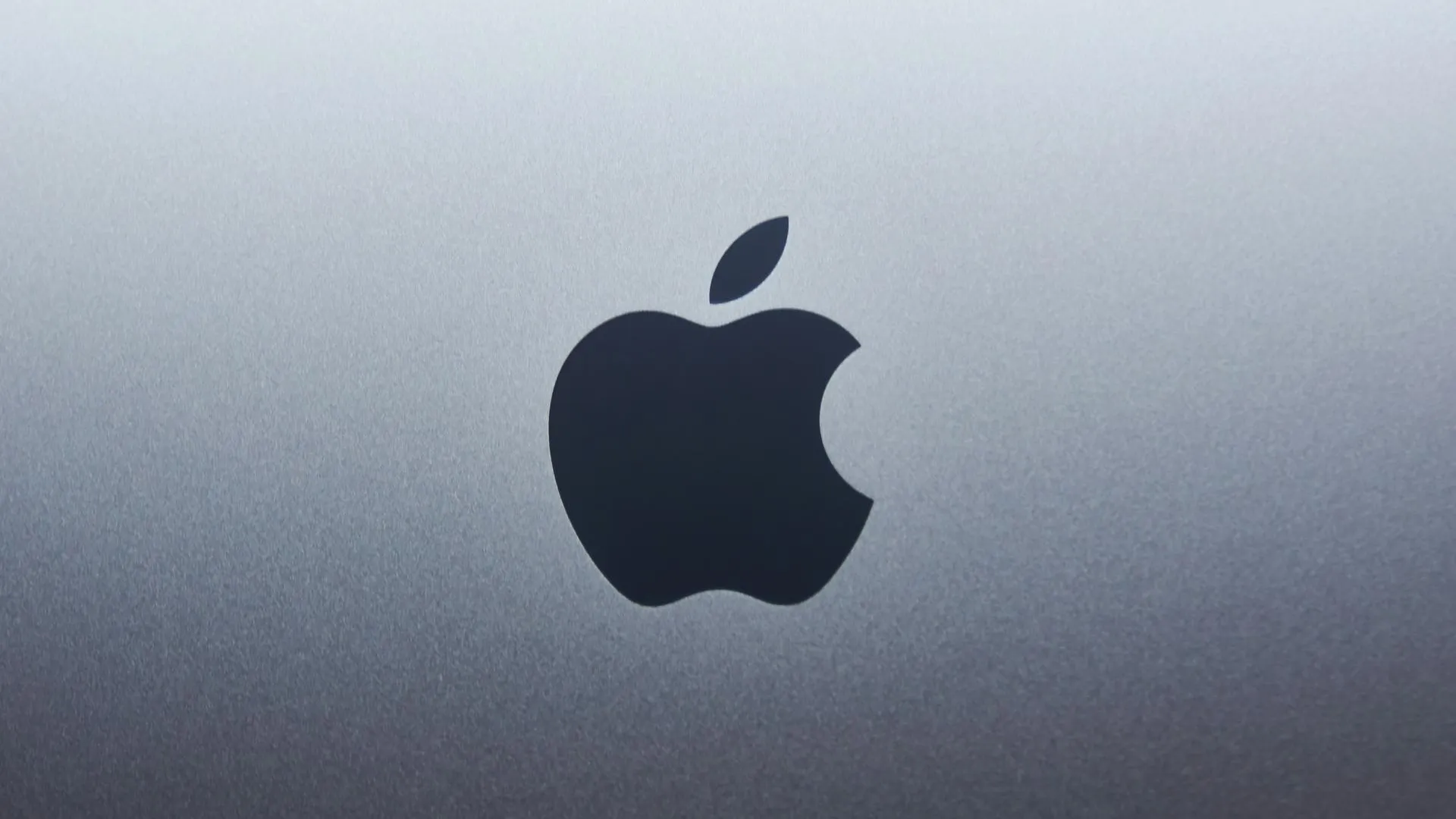 Эксперт: закон о предустановленном RuStore от VK станет чувствительным для Apple