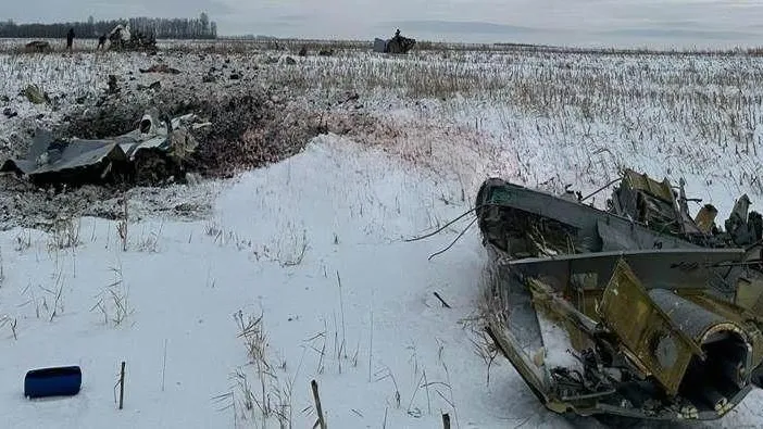 В Сети разместили кадры с места крушения военного самолета Ил‑76 под Белгородом