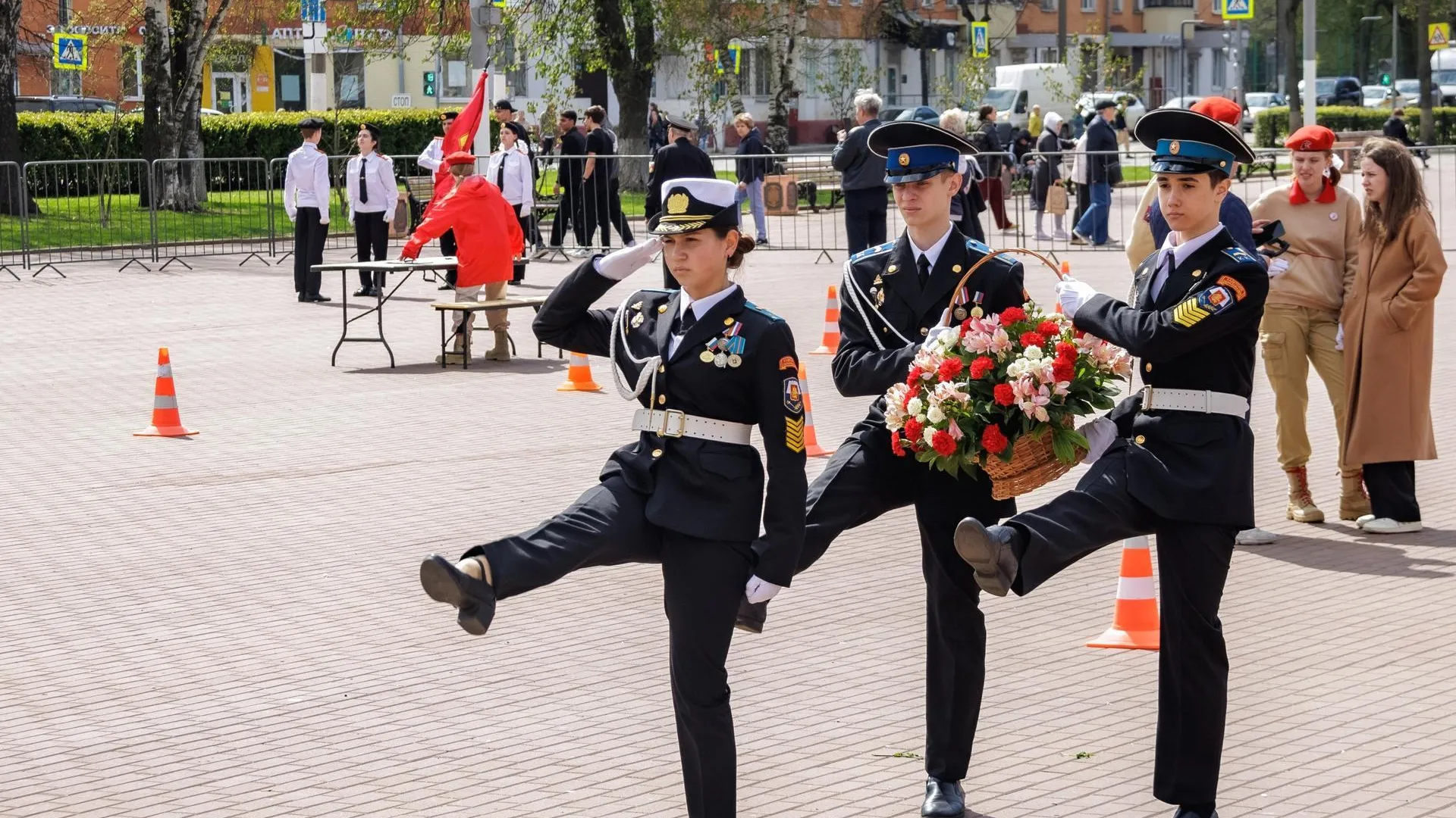 В школах Подмосковья стартовала патриотическая акция «Вахта Памяти»