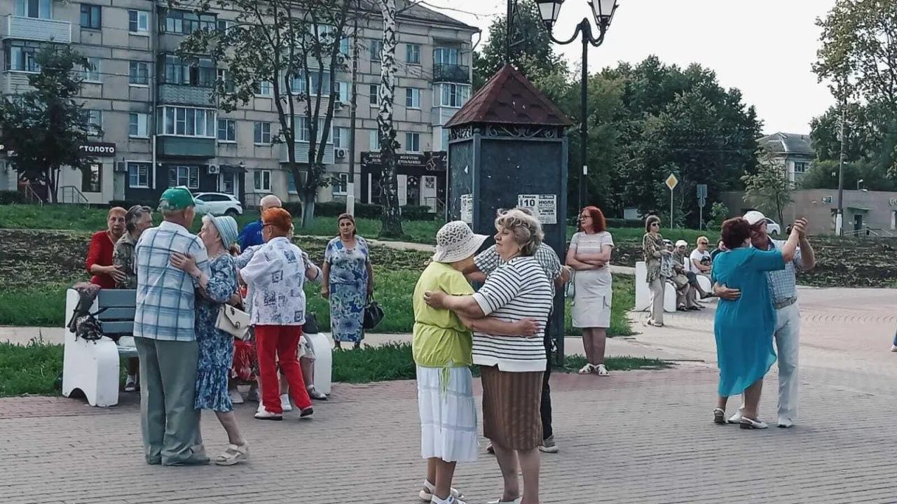 В Кашире еженедельно проходят танцы под живое сопровождение духового оркестра «Созвучие».