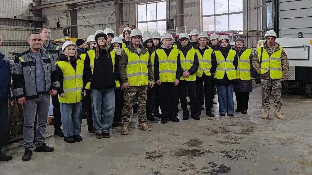Студенты и ветераны СВО посетили завод «ЭЛЕМЕТ» в Павлово-Посадском округе