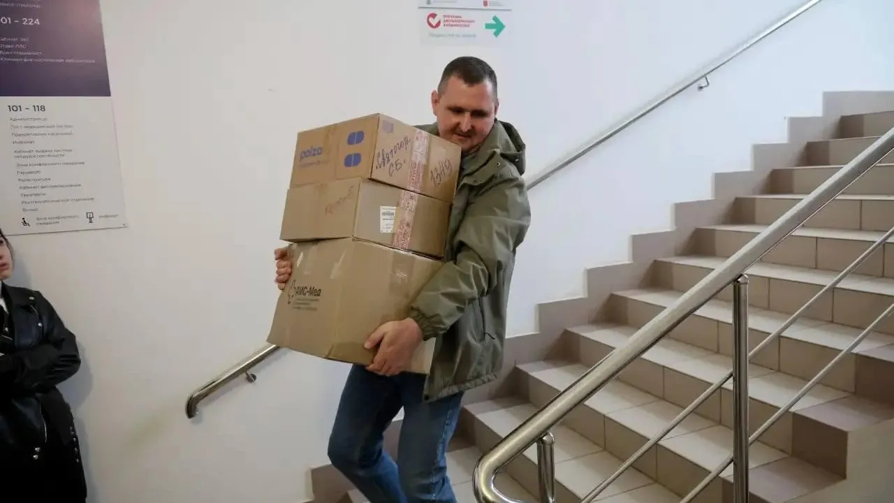 В Балашихе врачи отправили 100 коробок помощи бойцам СВО