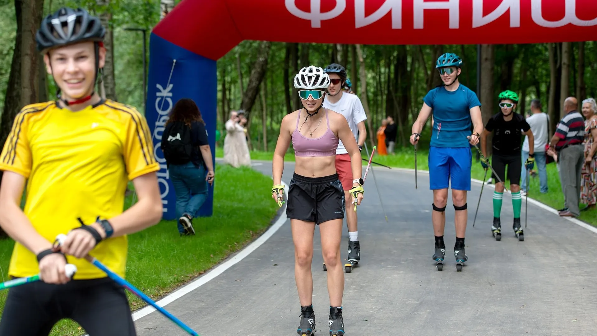 Порядка 2,5 тыс гостей посетили лесопарк «Дубровицкий лес» в Подольске в день открытия