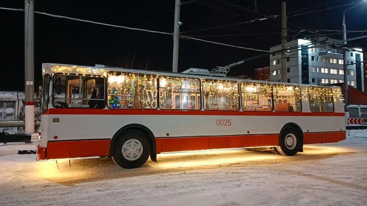В Химках запустили на праздничный ретро‑троллейбус