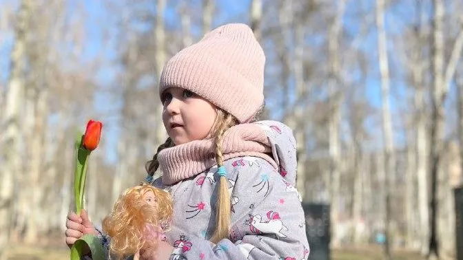 В Лобне поздравили женщин в рамках акции 8 марта