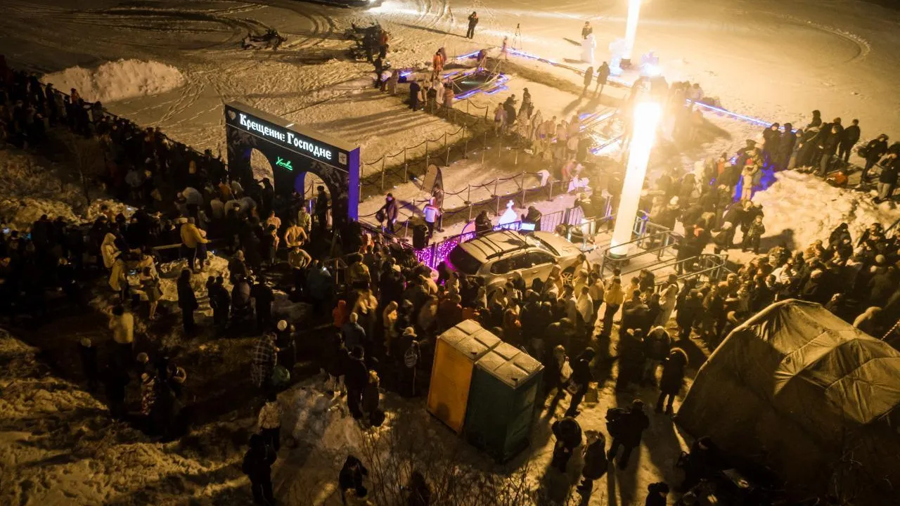 Почти 12 тыс человек окунулись в иордани в ночь на Крещение в Химках