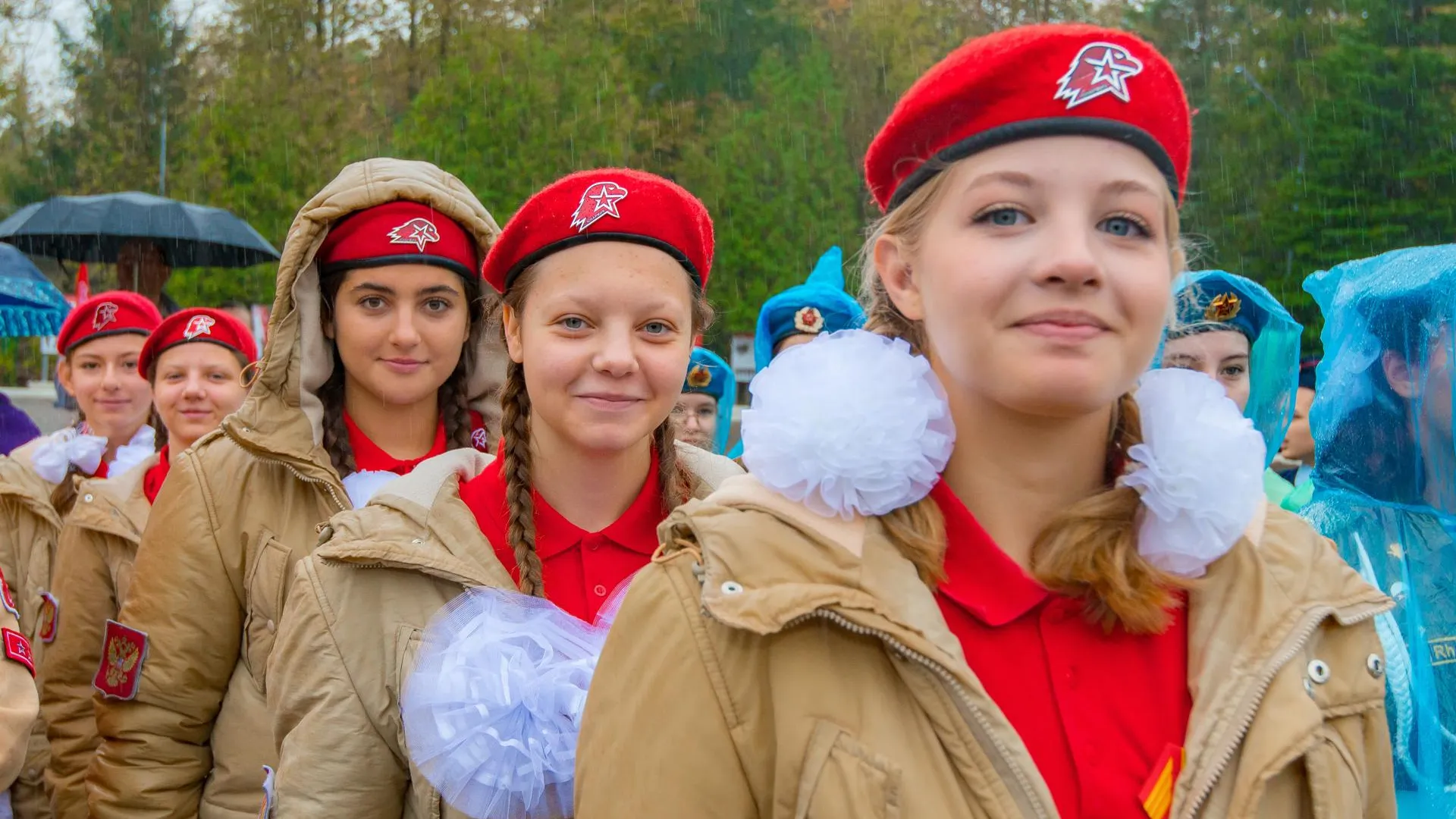 Всероссийская военно-патриотическая игра «Девушки в погонах» проходит в Подмосковье
