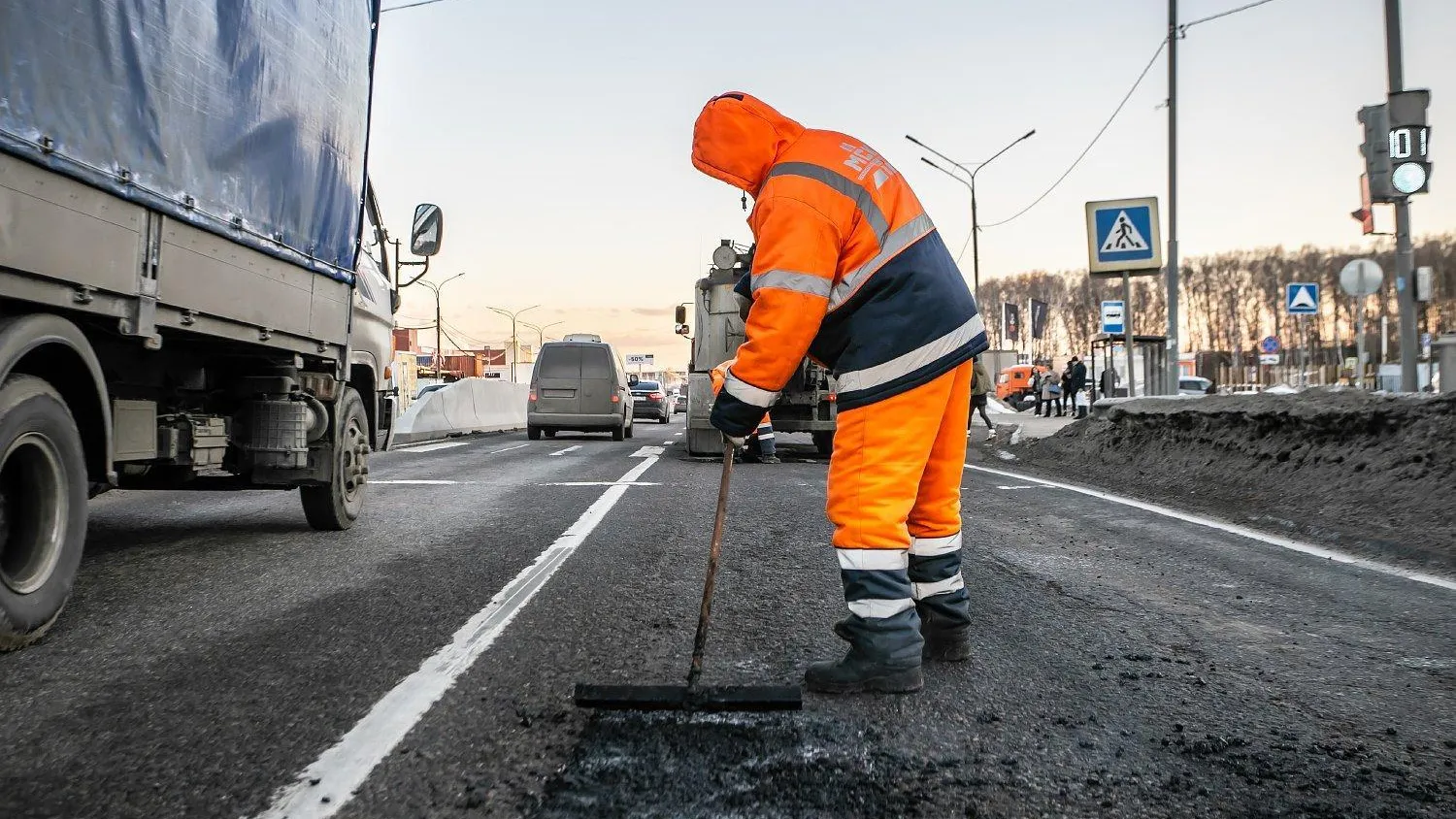 Дорожники Подмосковья за неделю отремонтировали свыше 3 тыс дефектов покрытия