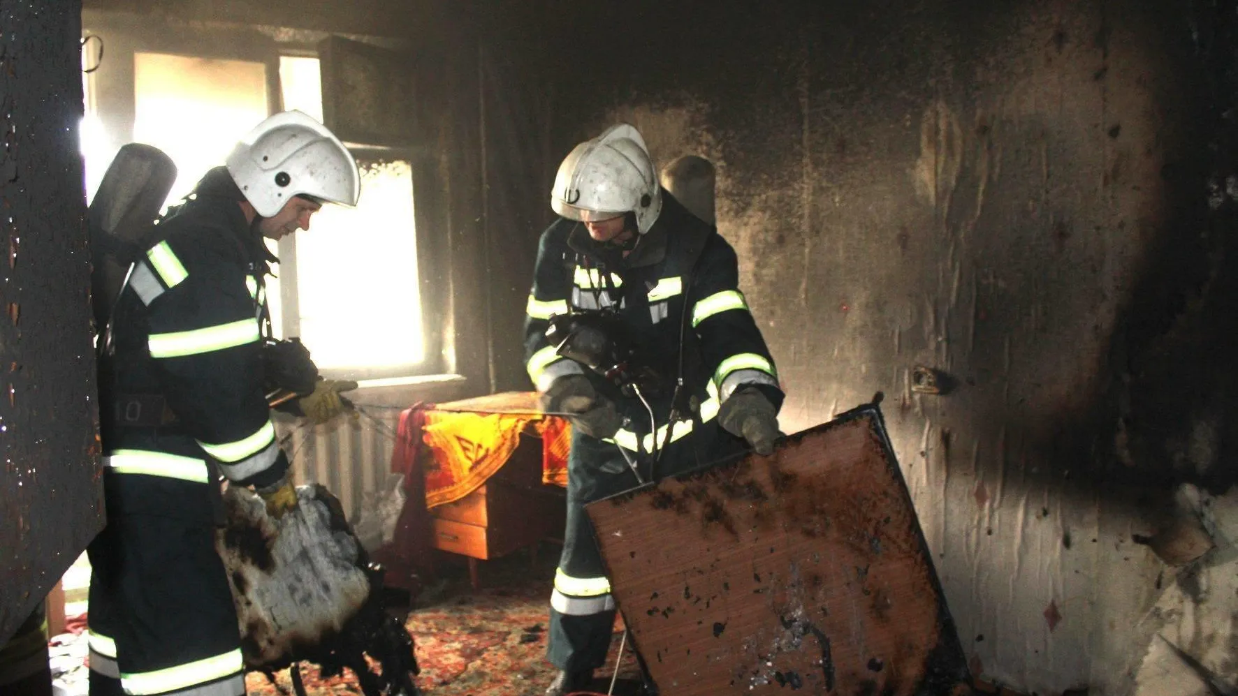 Пожар произошел в нежилом здании в Ленинском городском округе