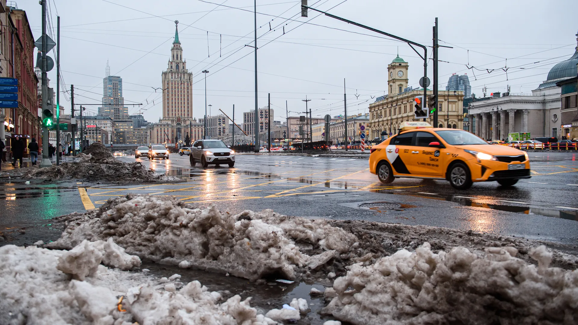 Тепло из Алжира принесет апрельскую погоду в Москву