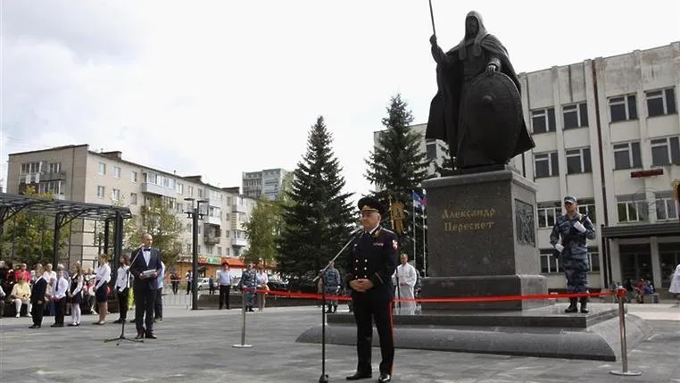 Площадь Защитников Отечества открыли в Сергиево‑Посадском округе