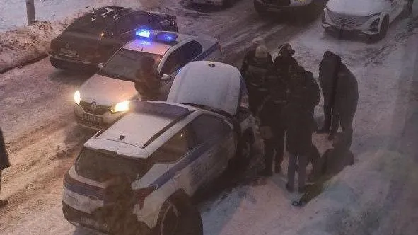 Мужчина метнул коктейль Молотова в машину полицейских в Москве